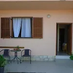A.teskera Apartment *
